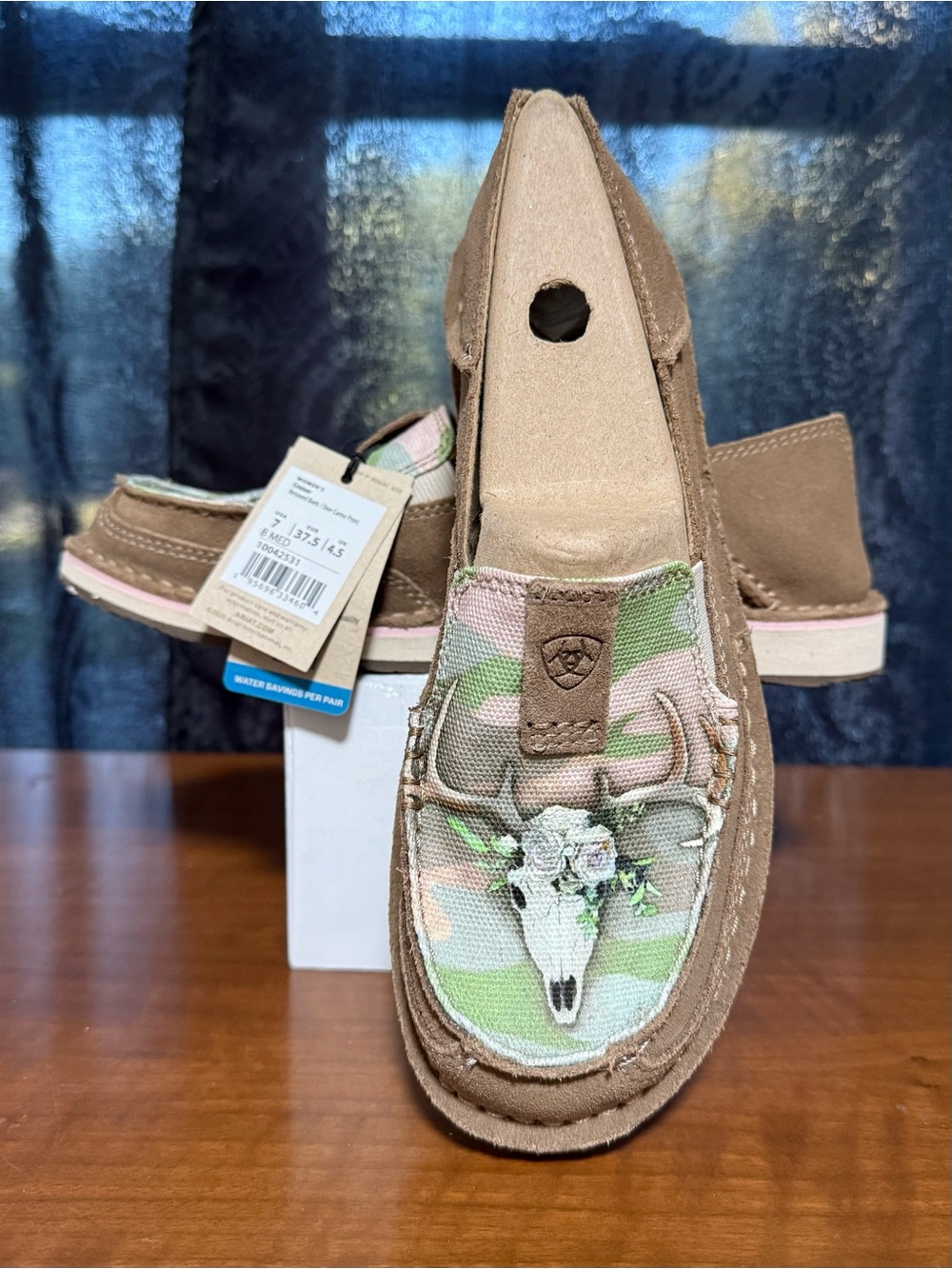 Ariat Womens Cruiser Slip On Shoes Deer Skull Print Loafer Size 7B Suede NWT